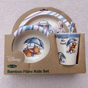 Disney Winnie The Pooh Rainy 5 Pc. Set NEW